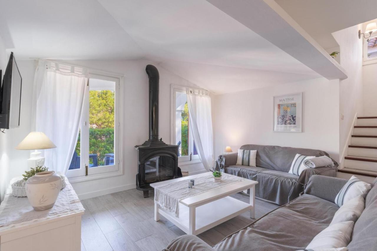 Gorgeous Renovated Cala Sant Vicenc Beach Villa Cala San Vicente  Exterior photo